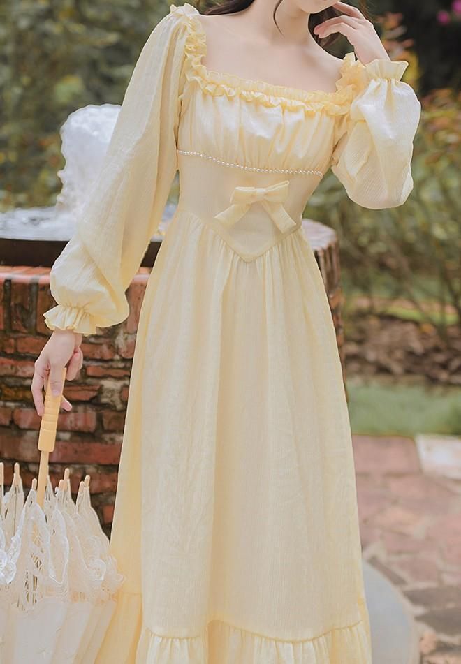 Buttery Yellow Laces